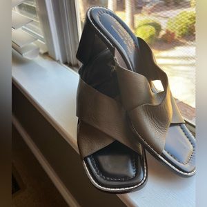 Donald J Pilner olive green heeled sandals in excellent used condition size 8.5